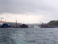 Panorama na flotę czarnomorską - rosyjską i ukraińską podczas rejsu stateczkami w Sewastopolu.