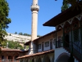 Bakczysaraj Pałac Chanów Krymskich z meczetem i widocznym na zdjęciu minaretem.