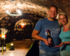 Właściciele jednej z piwnic, do której przyjeżdżamy na degustację win węgierskich na wycieczce jednodniowej z Bieszczad.