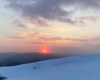 Niepowtarzalny zachód słońca w Beskidzie Niskim na górze RZEPEDKA z zimowym widokiem na Bieszczady.