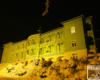 Pierwszy widok jaki ma turysta idący dróżką do klasztoru w Komańczy - ten widok akurat nocą ;-)